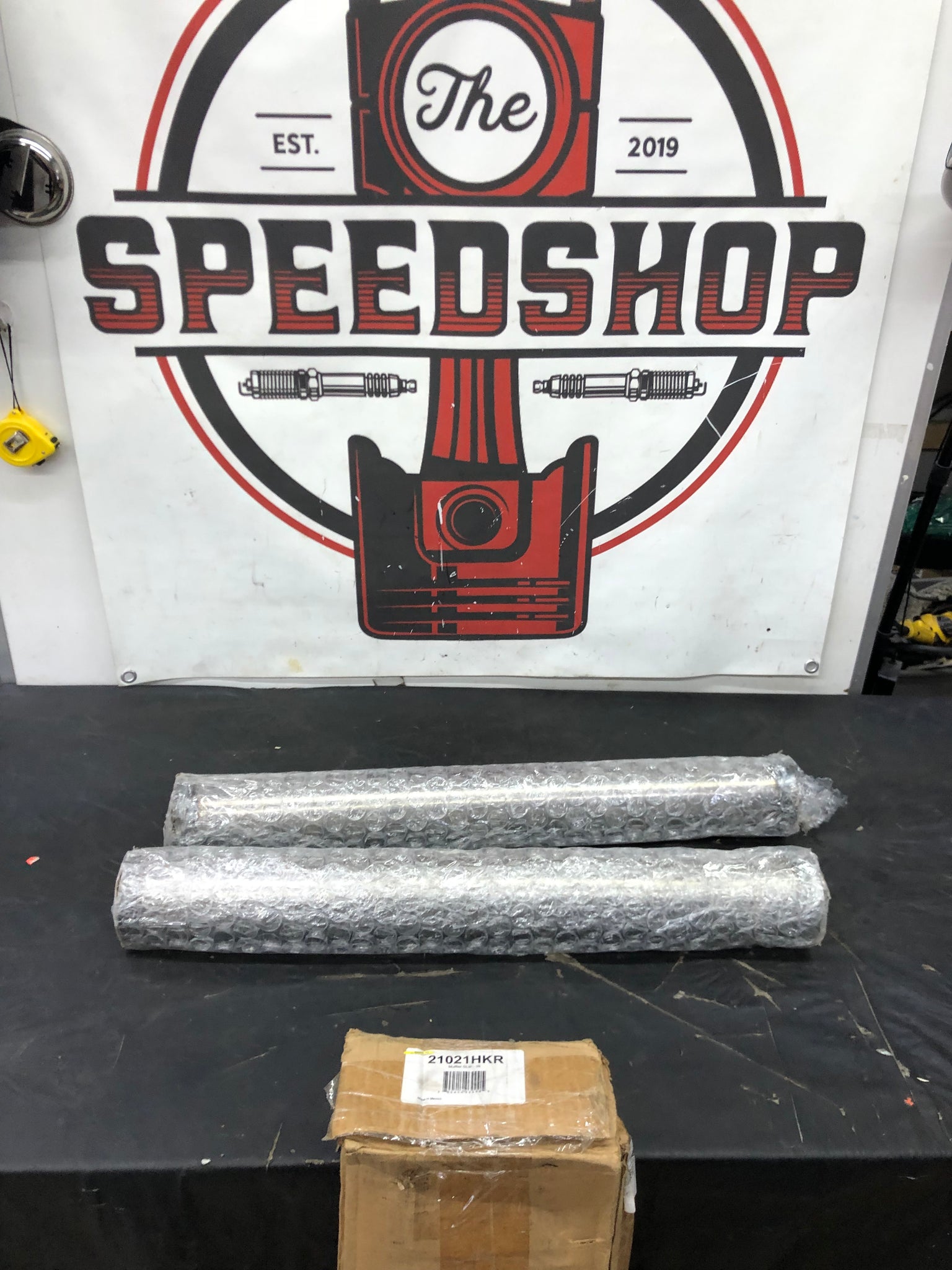 HOOKER 21021HKR SIDETUBE SLIP-IN MUFFLERS 4" fits 63-82 Chevrolet Corvette